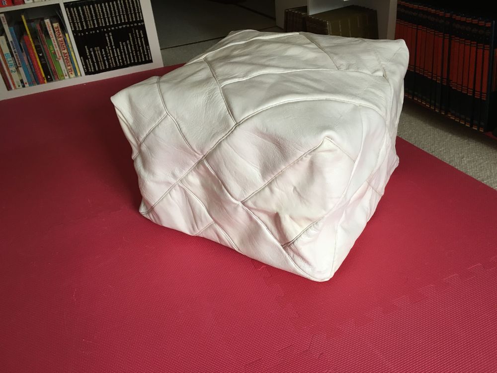 Pouf en cuir blanc 30 Ch�tenoy (45)