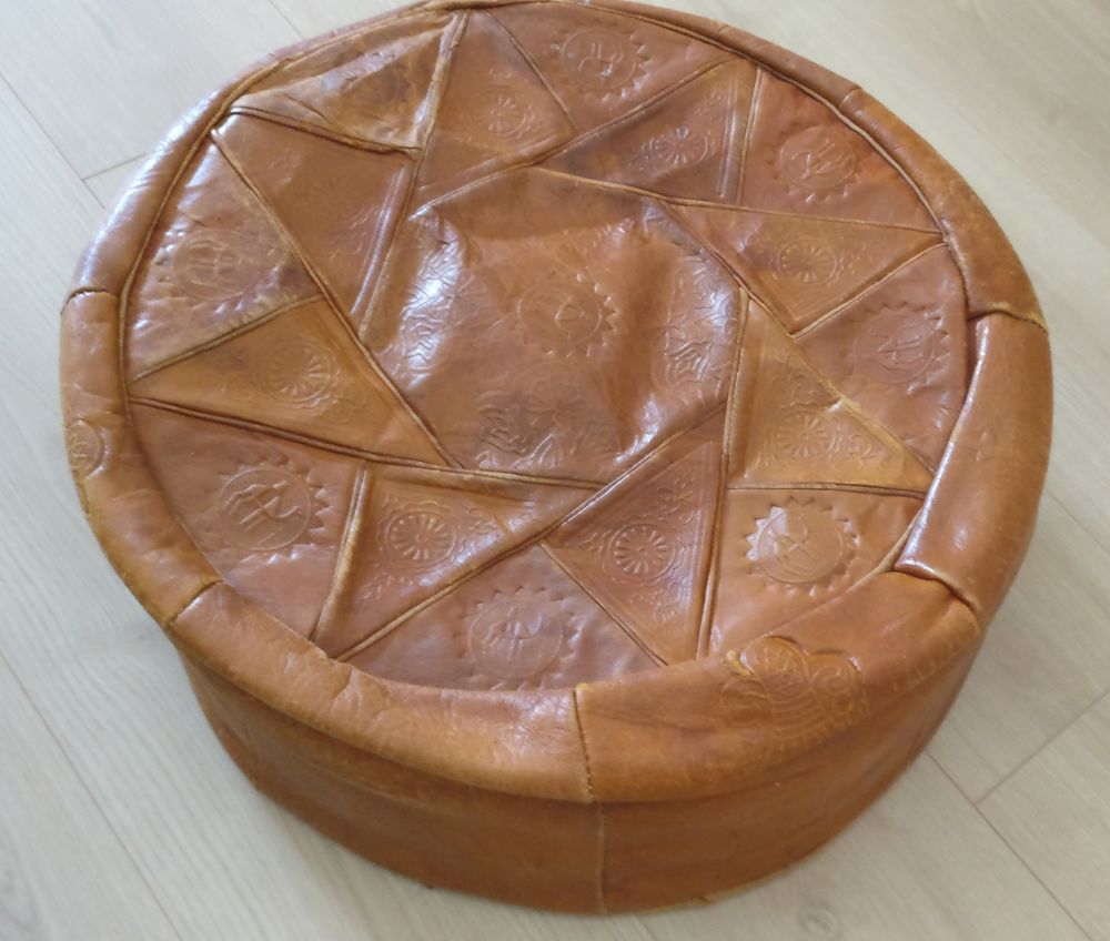 POUF CUIR CHAMEAU 50CM 15 Les Essarts-le-Roi (78)