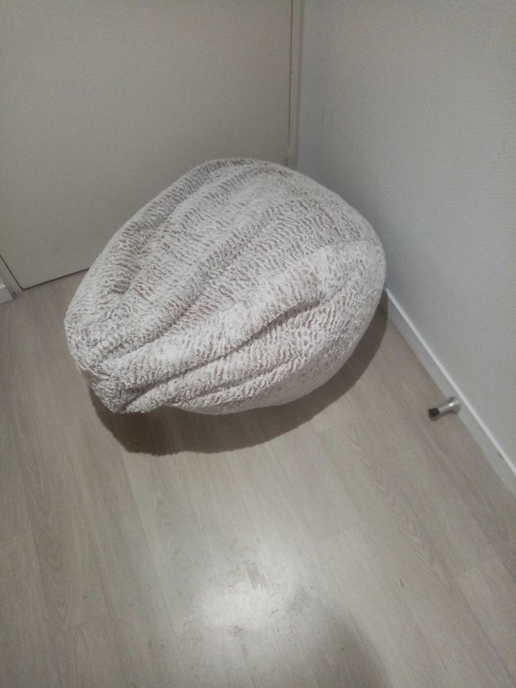 la pouf pour la chambre 80 Biarritz (64)