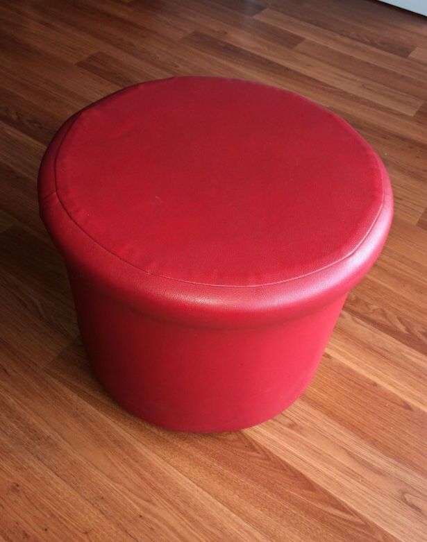 Pouf rouge 5 Villejuif (94)