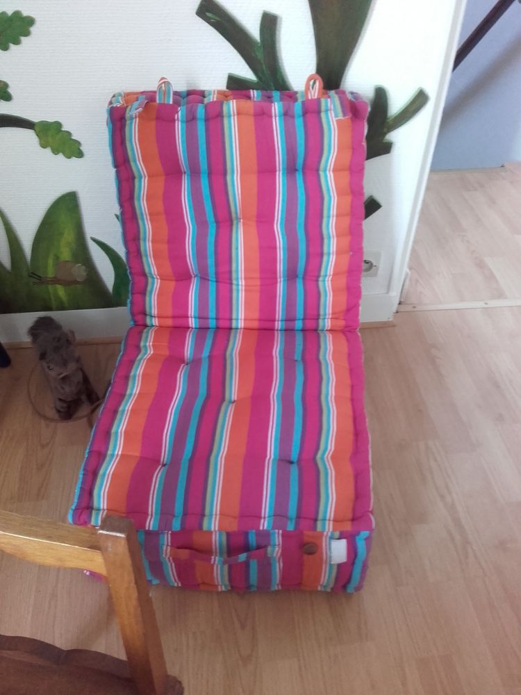 pouf/ lit 30 Coye-la-For�t (60)