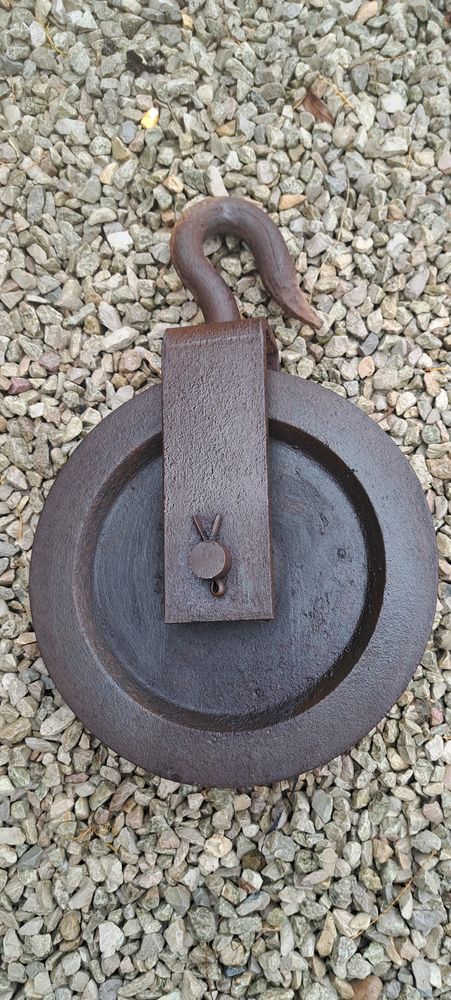 Poulie ancienne de ferme avec crochet 45 La Fert� (39)