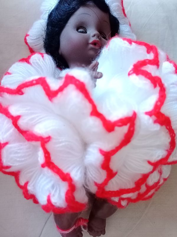 Poup�e africaine en tenue de f�te 5 Bagnols-sur-C�ze (30)