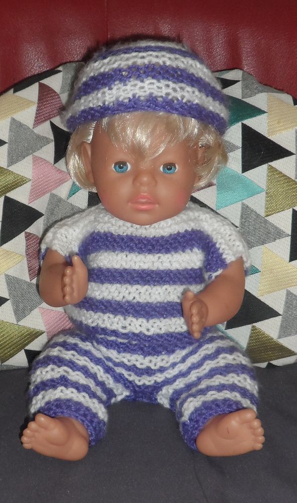 Poup�e anim�e � piles qui bouge les bras et chante 10 Castries (34)