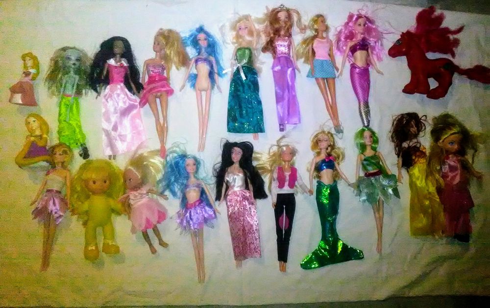Lot poup�e barbie. 15 Cr�cy-la-Chapelle (77)