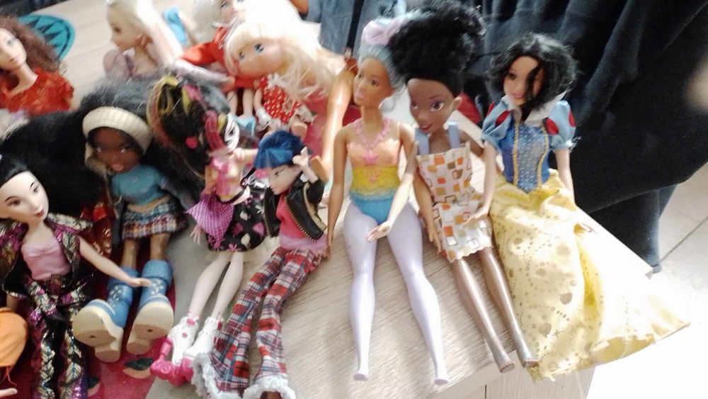 POUPEE BARBIE 100 Saint-Quentin-la-Poterie (30)