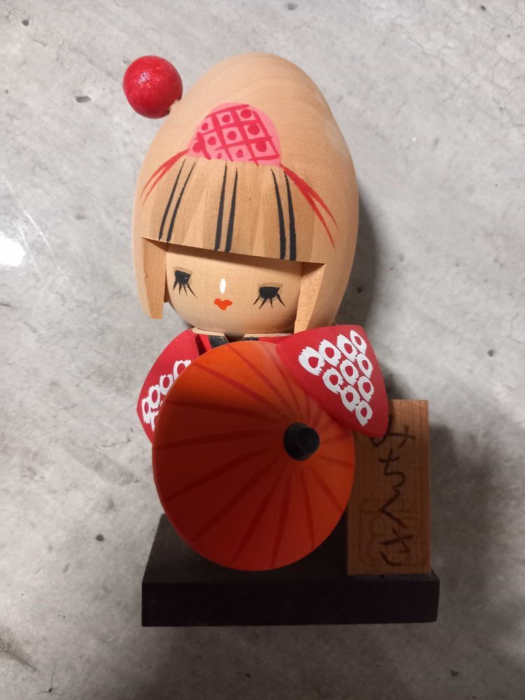 poup�e de collection figurine Geisha Japonaise 15 Brignoles (83)