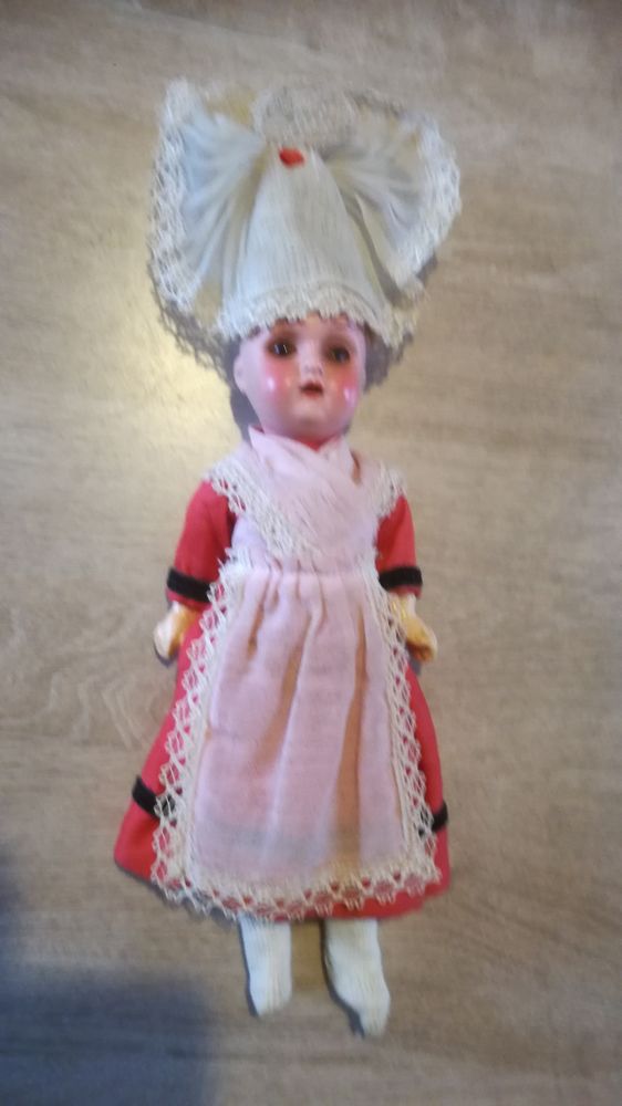 Poup�e de collection Heubach 
160 Ingrandes (86)