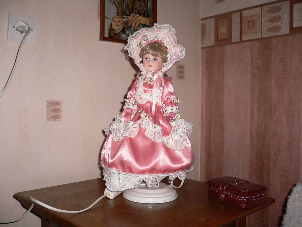 Poup�e de collection lampe 15 Gironcourt-sur-Vraine (88)