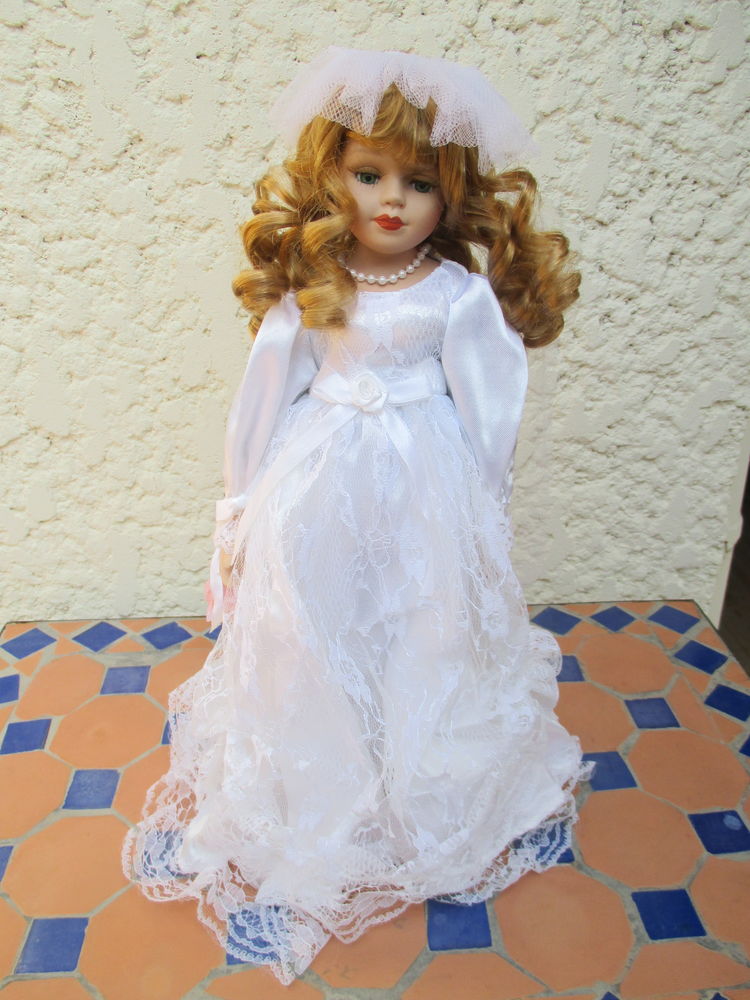 Poup�e de collection, traditionnelle. 5 Castelnau-de-M�doc (33)