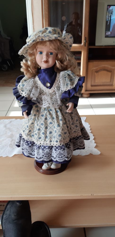 Je    une  poup�e  de  collection  �  voir 50 B�thune (62)