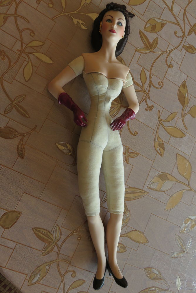 POUPEE DE COLLECTION 50 Belley (01)