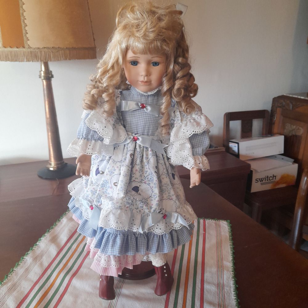 Poup�e de collection 18 Bagnols-sur-C�ze (30)