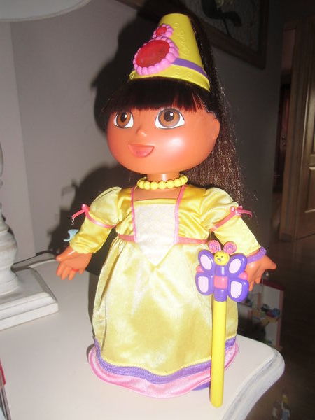 poupee dora