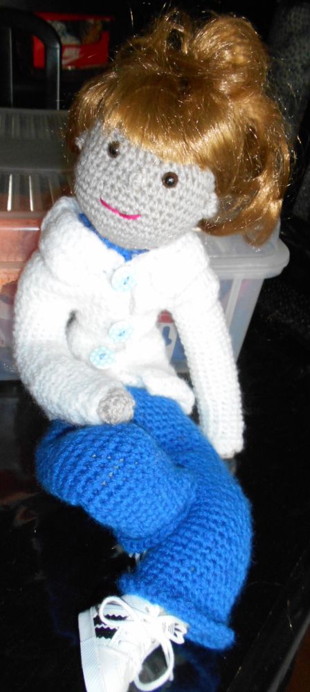 poup�e faite au crochet  H 48cm 16 Rodez (12)