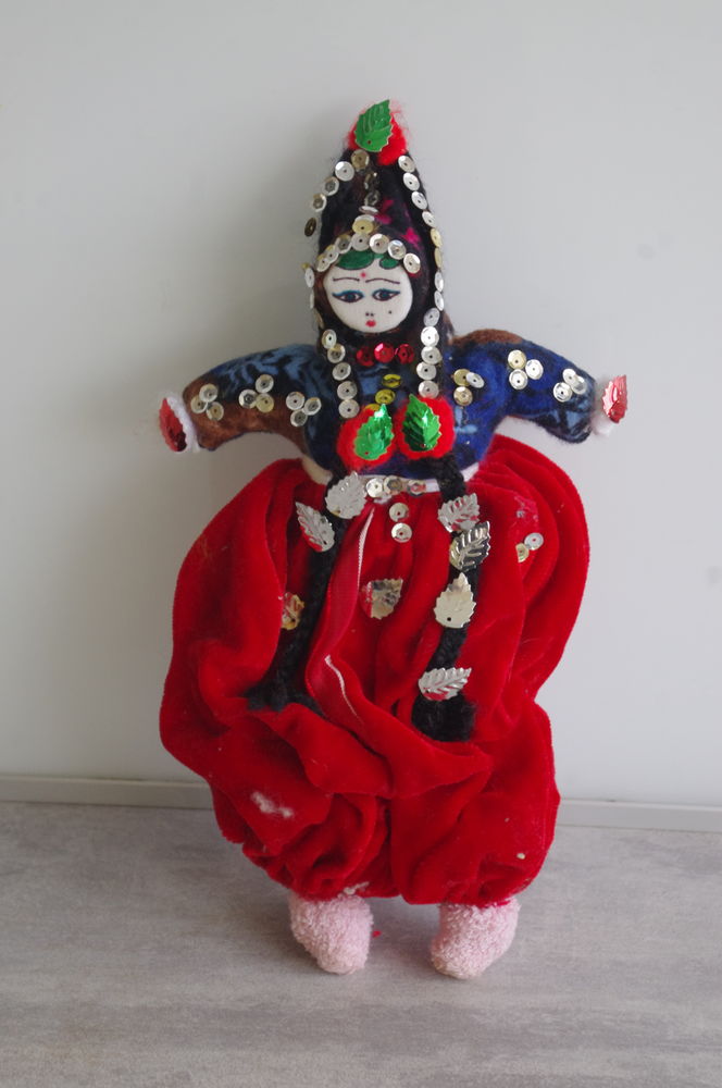 Poup�e folklorique de collection 10 Grenoble (38)