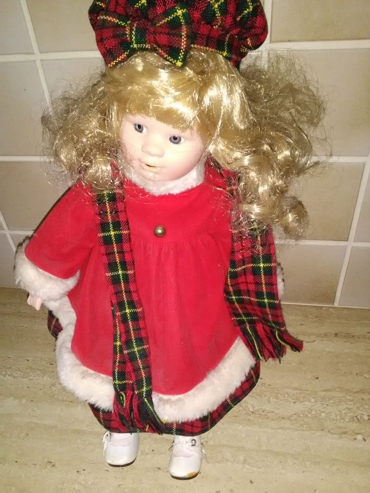 POUP�E HIVER 35CM  9� 9 Cr�ches-sur-Sa�ne (71)