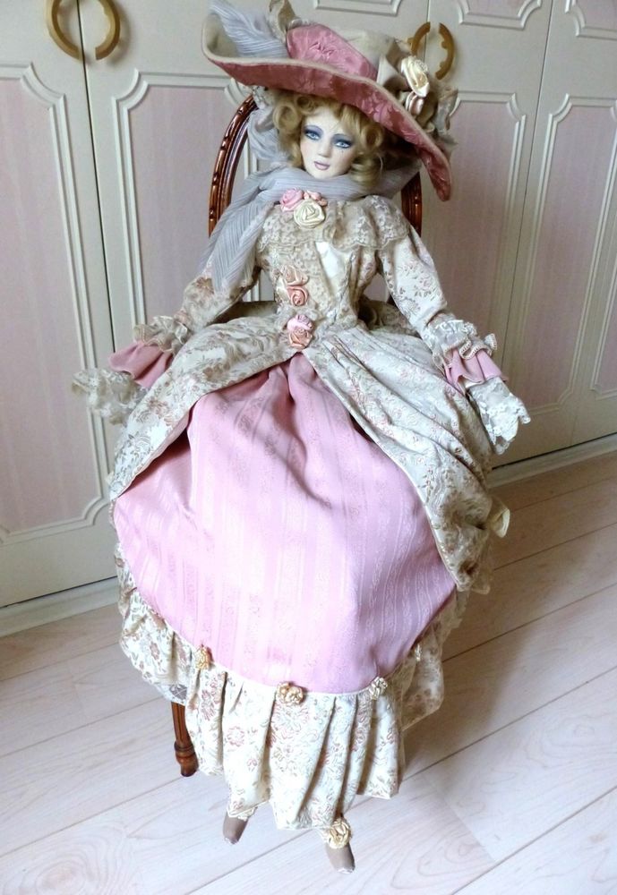 Poup�e  Marquise Marie-Caroline : Pi�ce Unique et sign�e 280 Cannes (06)