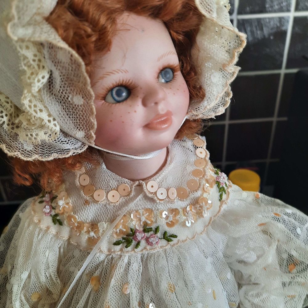 poup�e Mundia charlotte 80 Vittel (88)