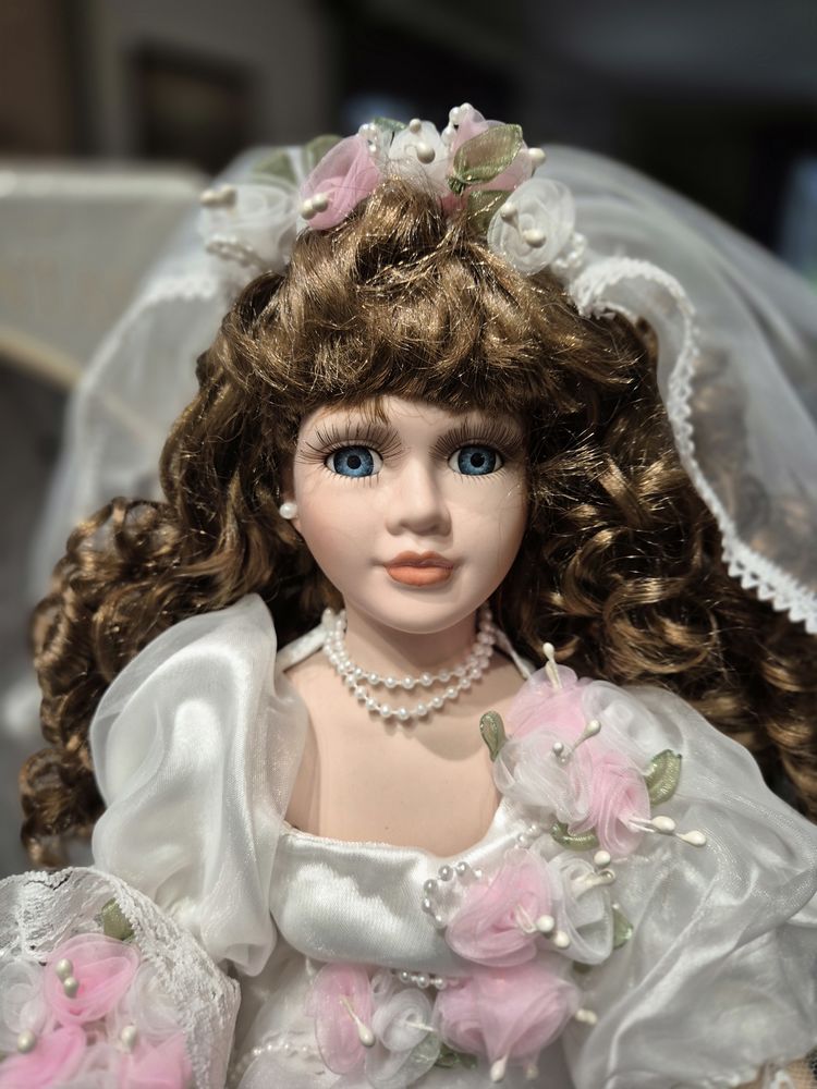 Poup�e en porcelaine - Collection Tr�sor d'antan 20 Samognat (01)