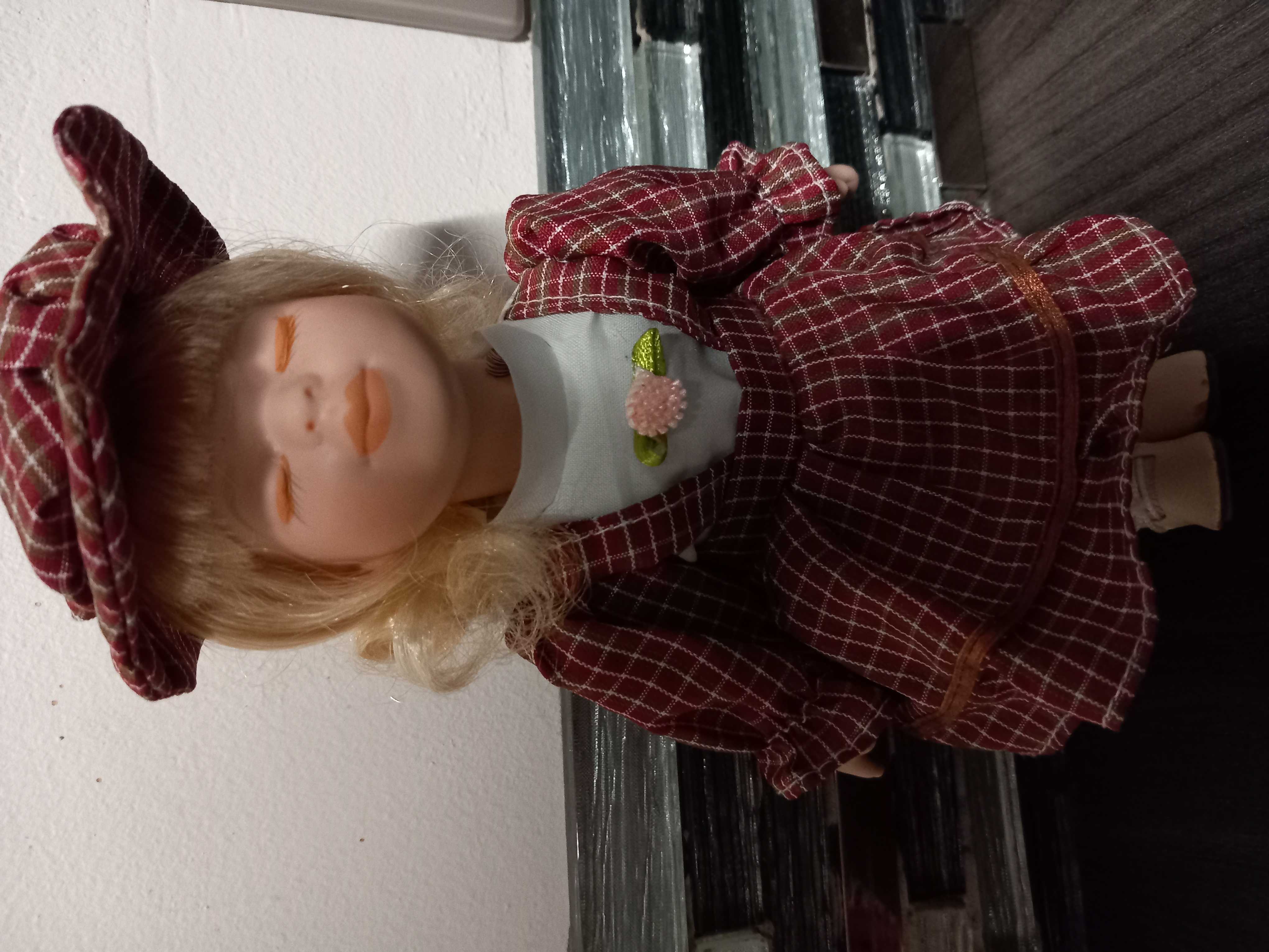 poup�e en porcelaine de collection 6 Brignoles (83)