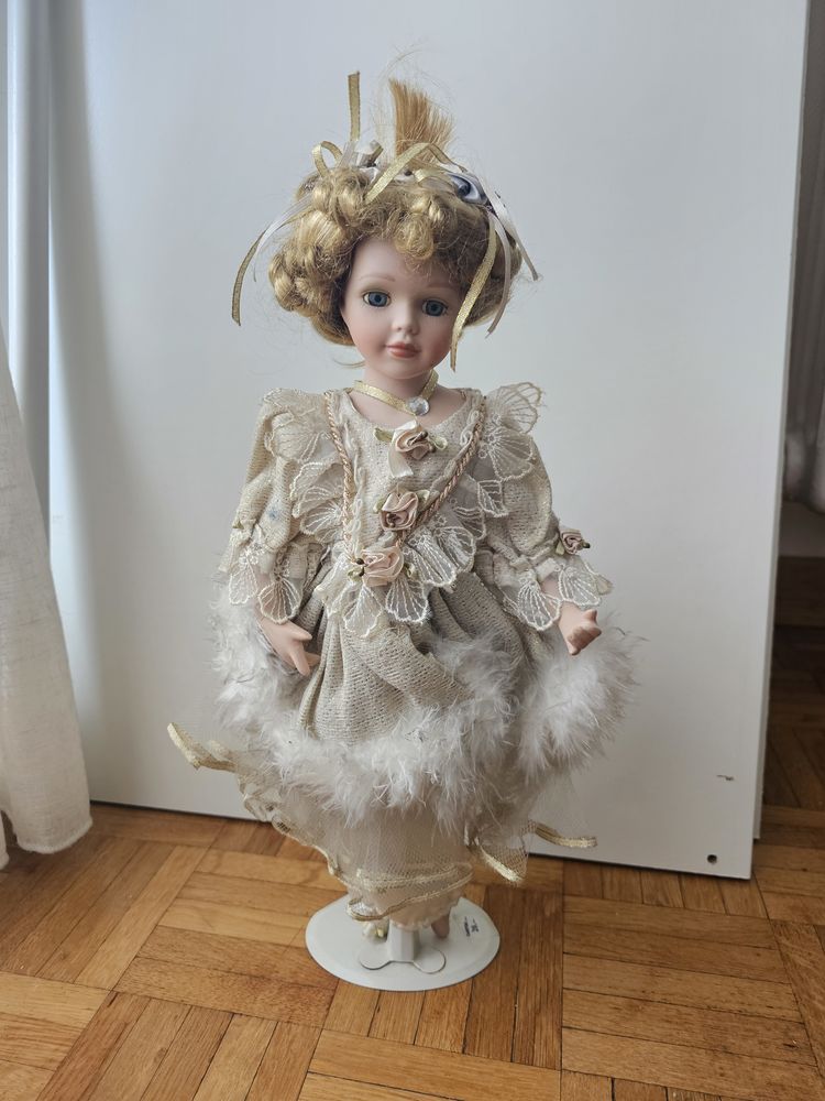 Poup�e en porcelaine Danseuse 10 Beaulieu-sur-Mer (06)