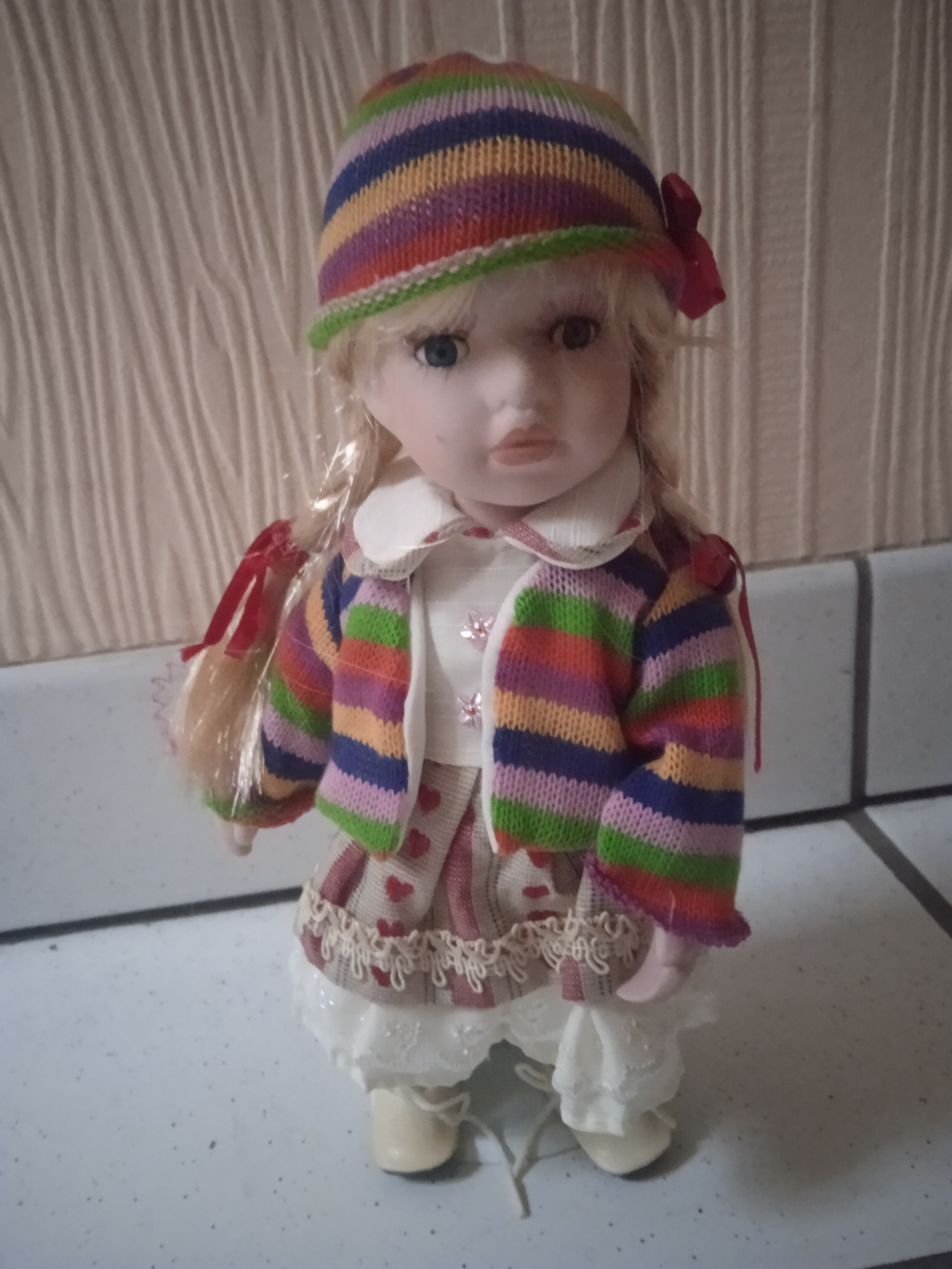 Poup�e porcelaine, neuve 20 Lourdes (65)