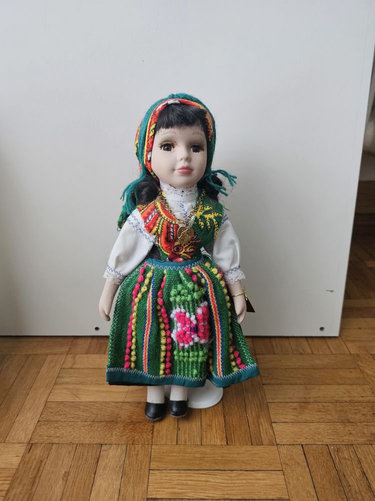 Poup�e en porcelaine Portugal 10 Beaulieu-sur-Mer (06)