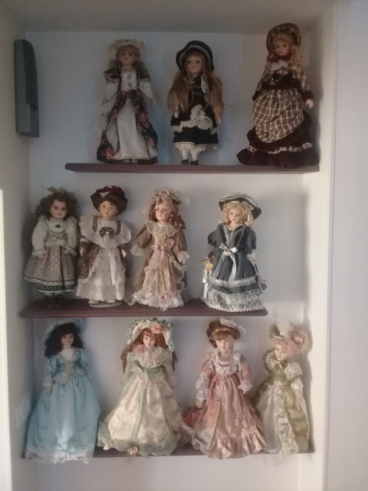 Lot de Poup�e Porcelaine 300 Cers (34)