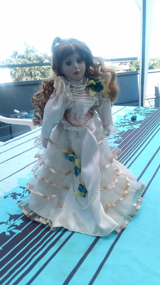 poup�e en porcelaine 0 Toulouse (31)