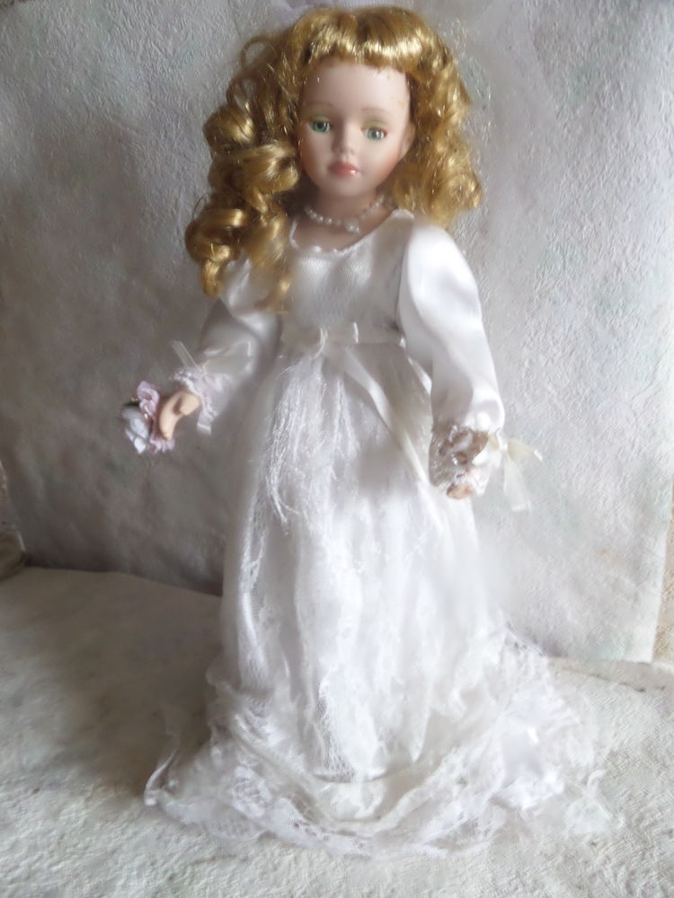 poup�e en porcelaine 15 Lyon 8 (69)