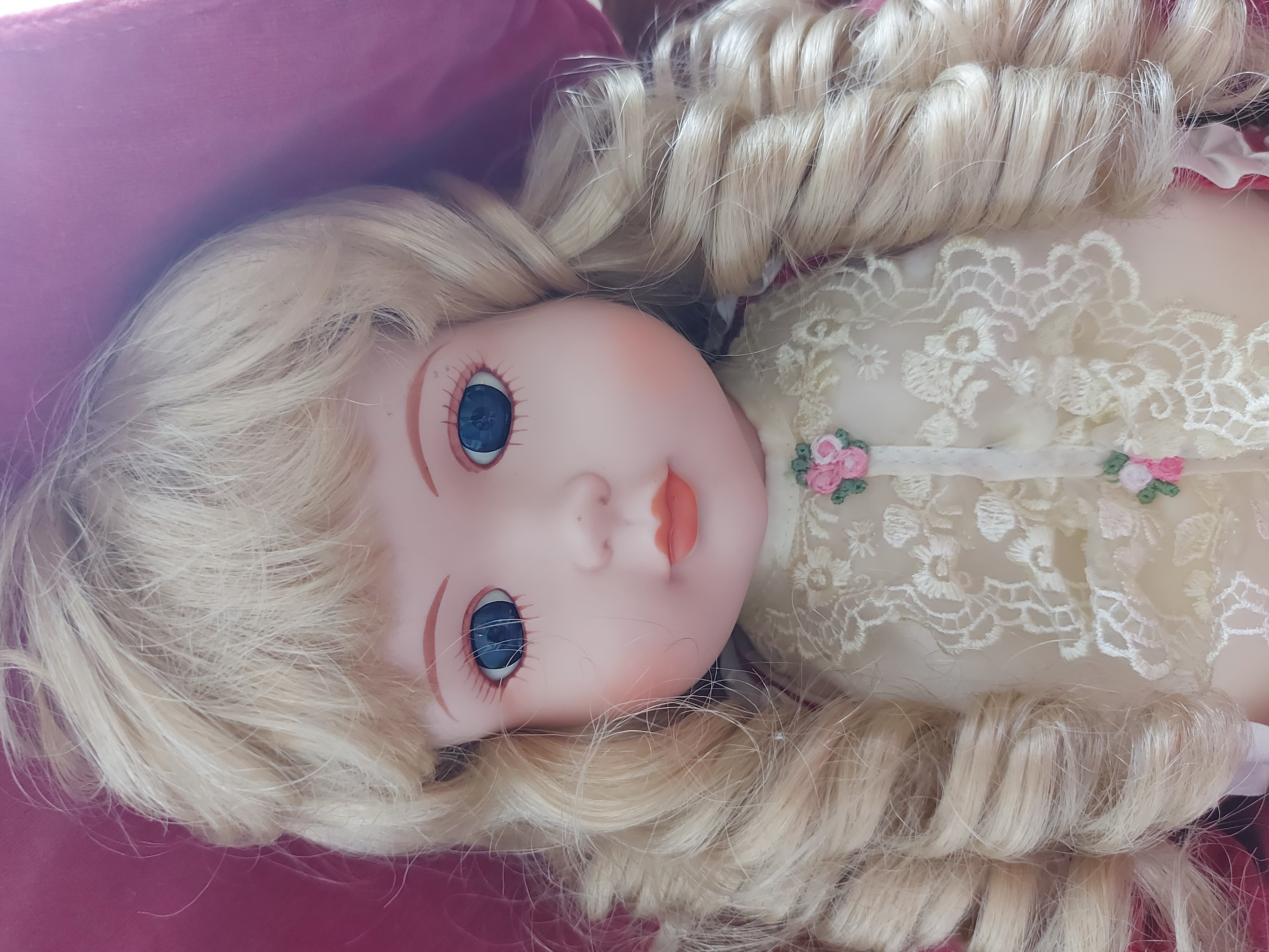 Poup�e en porcelaine 15 Cholet (49)