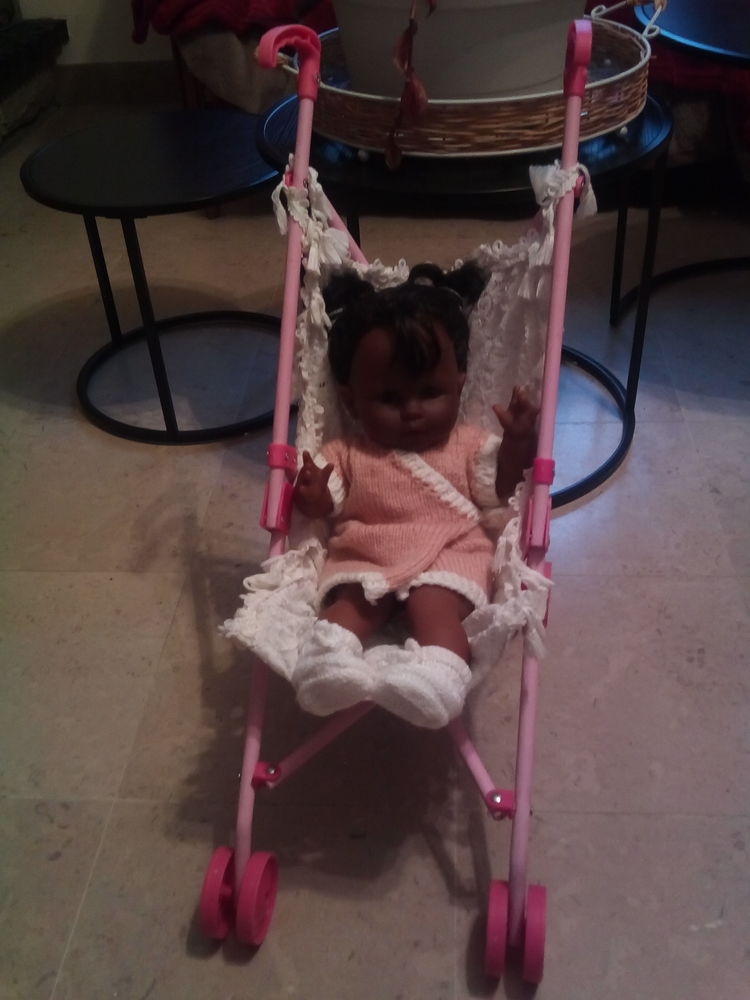 Poup�e  et poussette 30 Ch�tellerault (86)