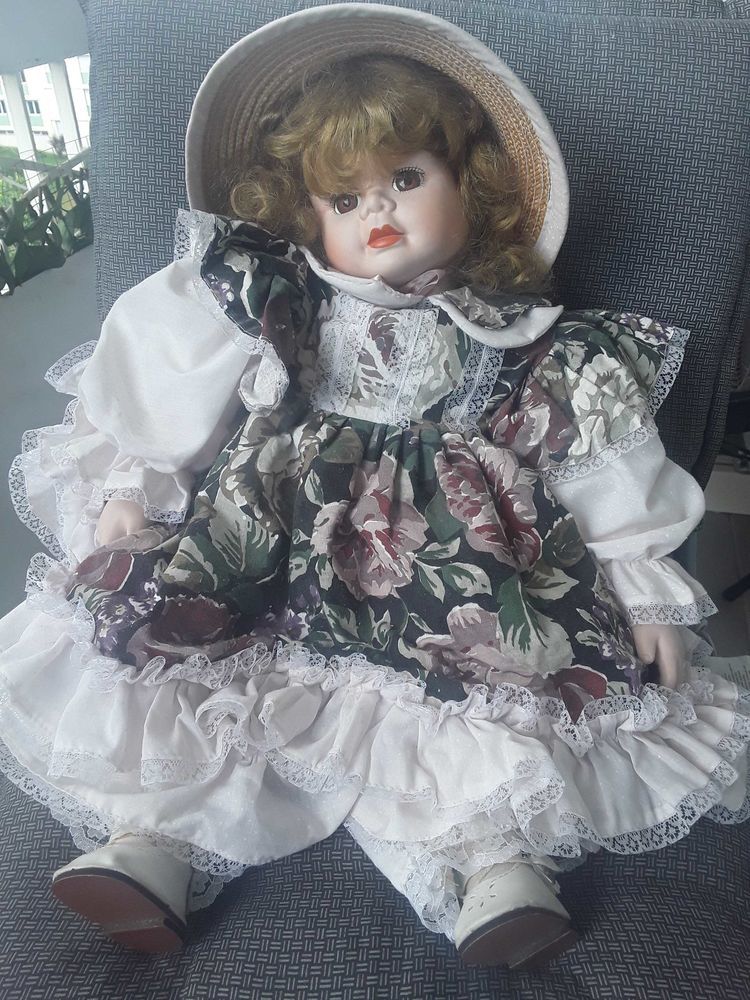 poupee 20 Pierre-B�nite (69)