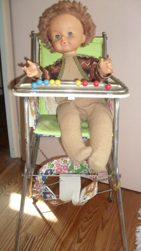 2 poup�es avec petite chaise 10 Pl�rin (22)