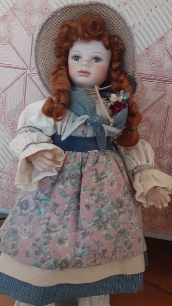 Poup�es en c�ramiques. 40 Aiglun (04)