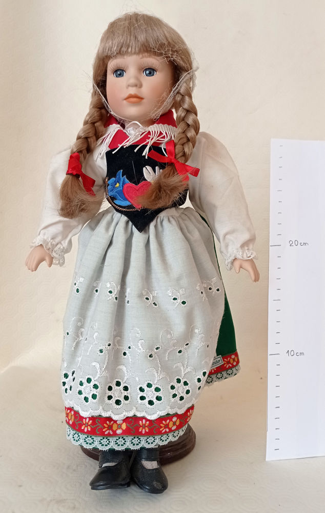 Poup�es de collection en porcelaine entre 30 et 40cm 10 Mons-en-Bar�ul (59)