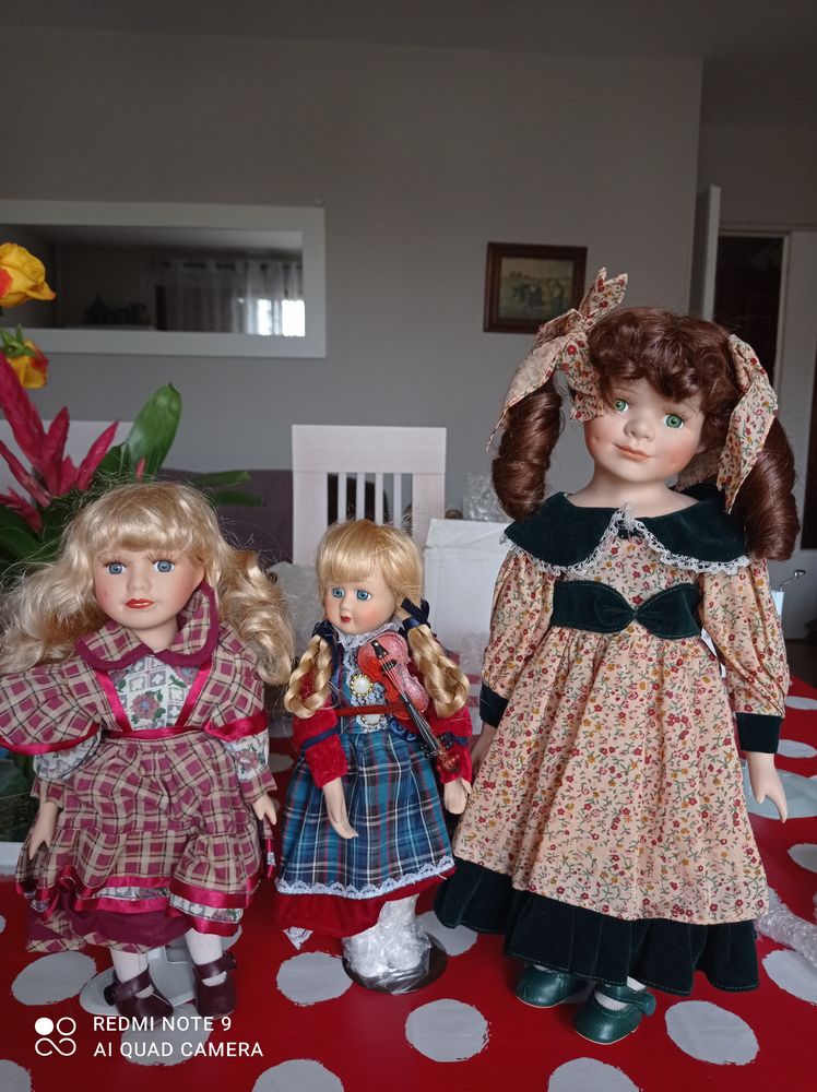 Poup�es de collection porcelaine 50 Avon (77)