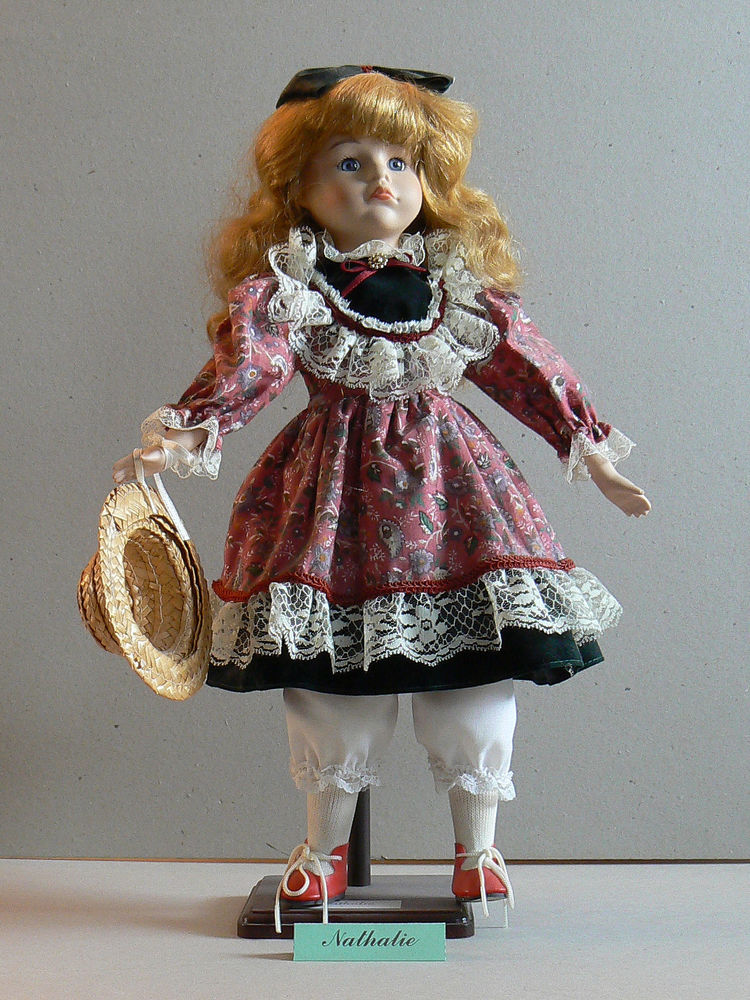 32 poup�es de collection 100 �pinay-sous-S�nart (91)