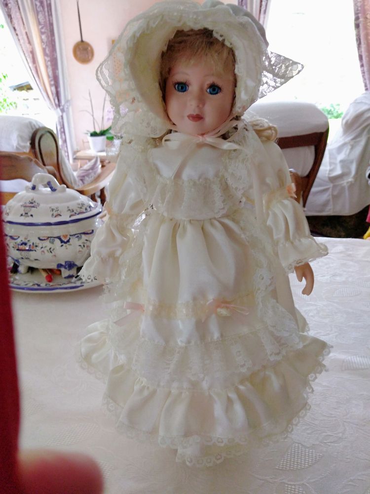 poup�es collection 6 Aouste-sur-Sye (26)