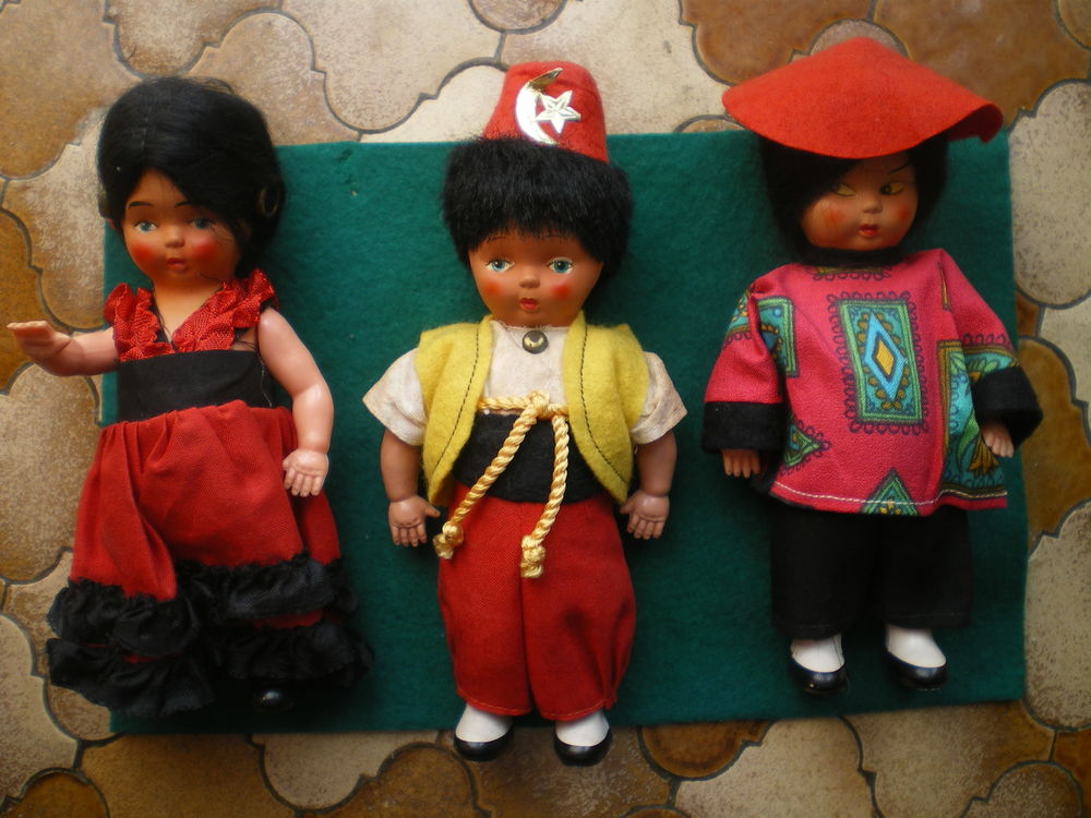 Poup�es en costume de pays. 12 Caen (14)