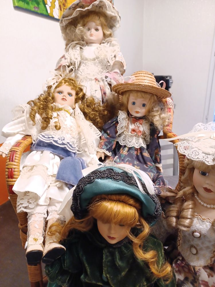 Lot de 5 poup�es d�coratives 10 Brive-la-Gaillarde (19)