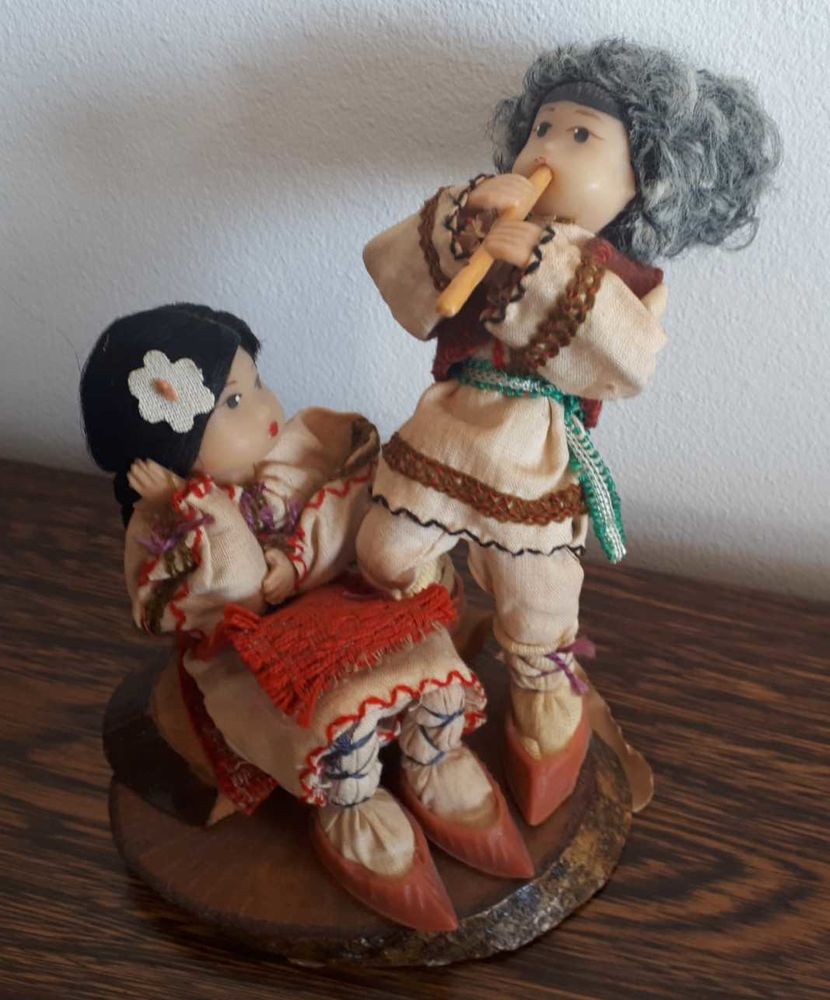 Poup�es folkloriques moldaves 30 Villemomble (93)