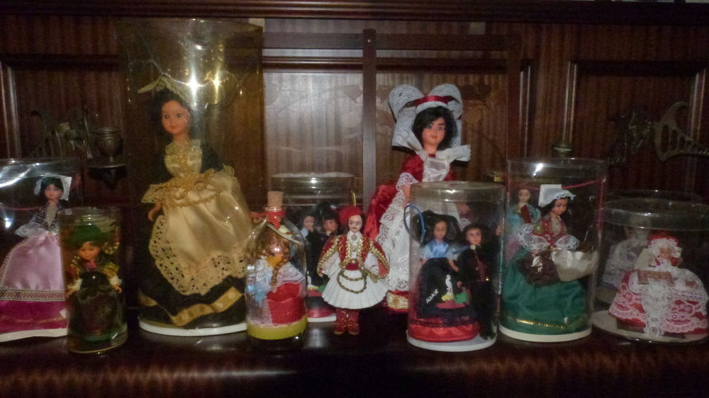 Lot de poup�es folkloriques 0 Saint-Pierre-d'Eyraud (24)