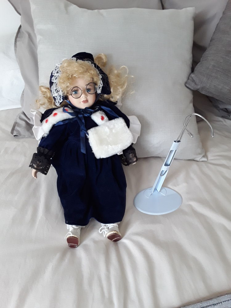 Poup�es de porcelaine 20 Chartres-de-Bretagne (35)