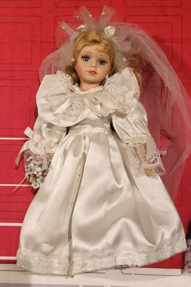 Poup�es porcelaine 0 Montier-en-Der (52)