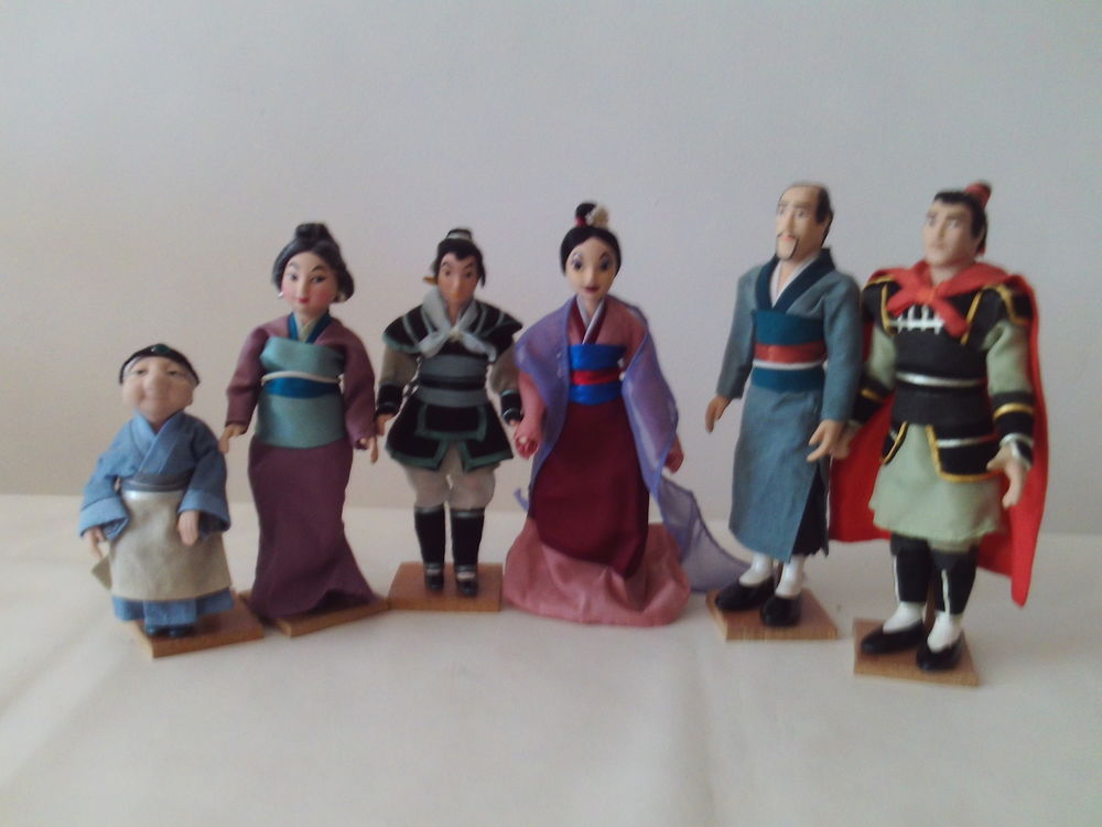 Poup�es Princesses Disney en porcelaine 40 Gardanne (13)