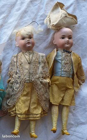 Poup�es rares. 129 Ch�teau-Gontier (53)