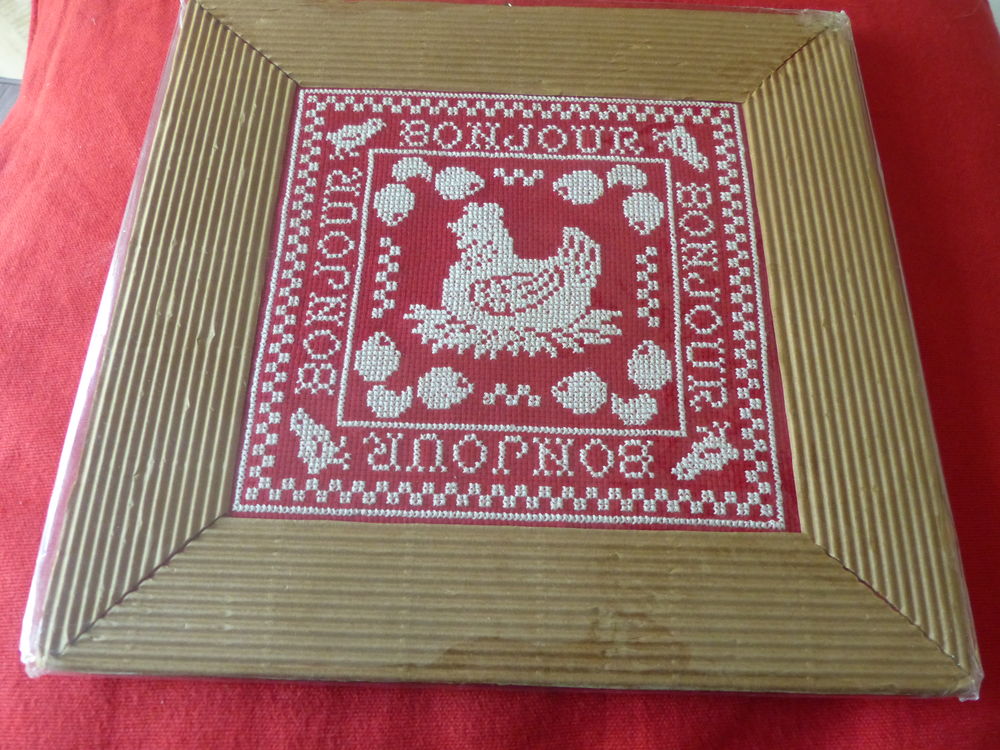 pour cadeau, d�j� emball� pour vous,
Poule et ses oeufs
12 Roclincourt (62)