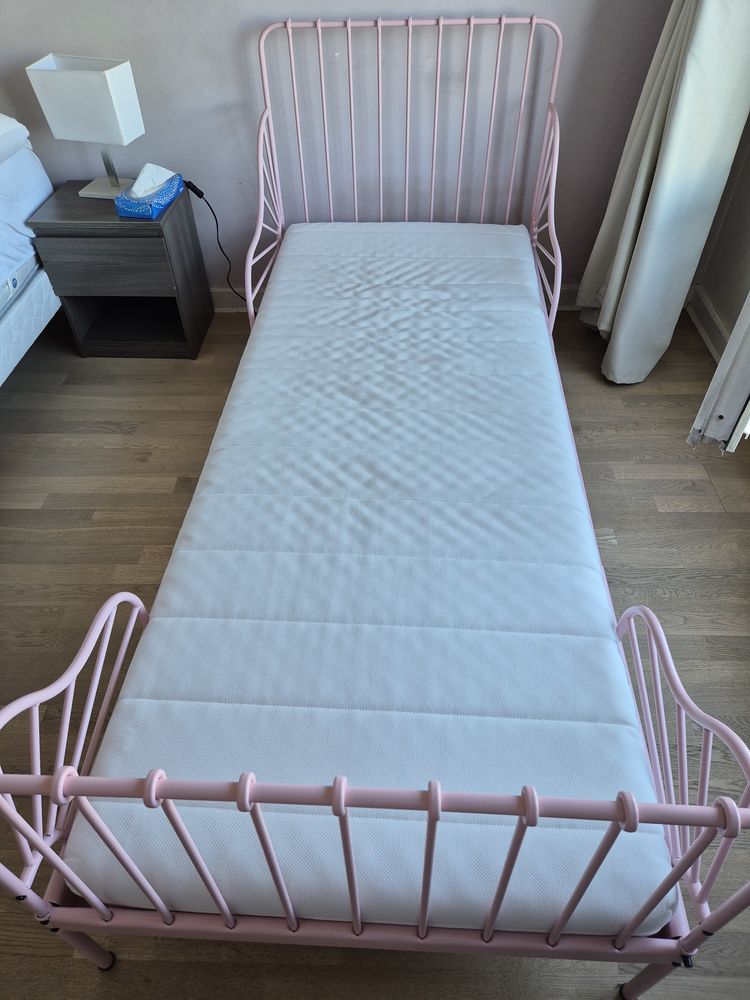 Lit pour enfant avec matelas en mousse 95 Paris 14 (75)
